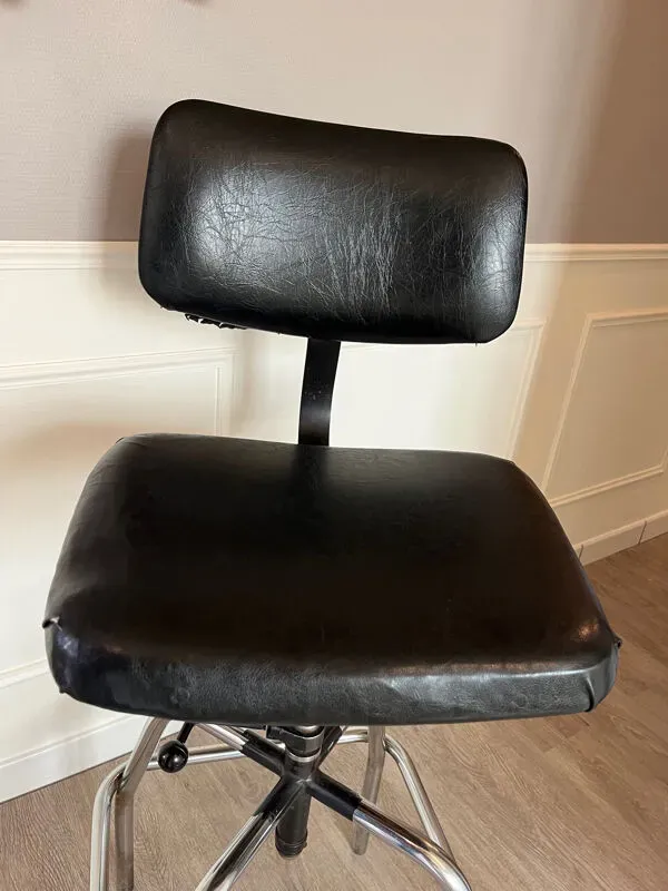 Illustration numéro 4 du produit Chaise industrielle Laboratoire