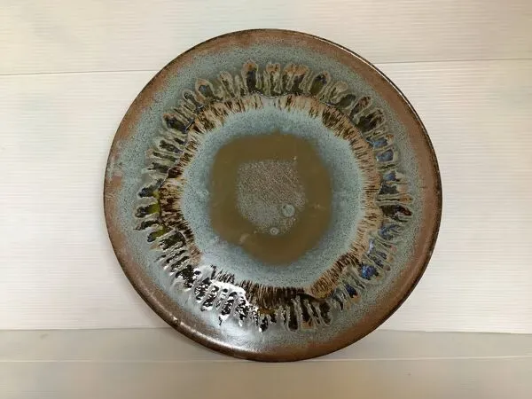 Illustration numéro 4 du produit Vide poche en céramique par Auguste Michiels Oostende