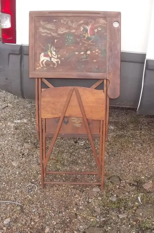 Illustration numéro 4 du produit Pupitre d'écolier Art-nouveau repliable