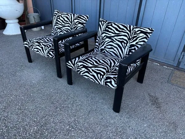 Illustration numéro 4 du produit Paire de fauteuils vintage zèbre – esprit design années 80