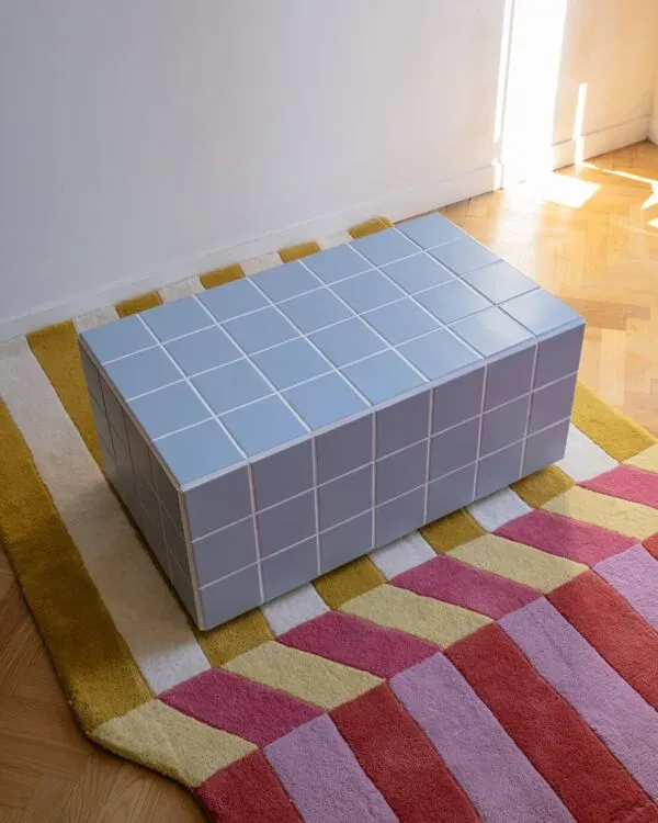 Illustration numéro 4 du produit Table basse en céramique-rectangulaire-carreaux-bleu-bleu mat--Tile table