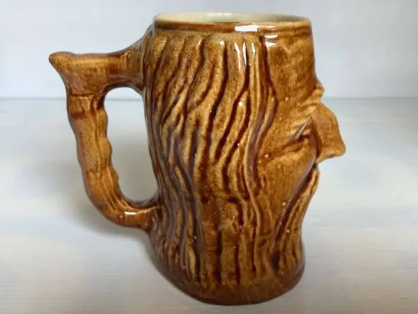 Illustration numéro 4 du produit Vase anthropomorphe