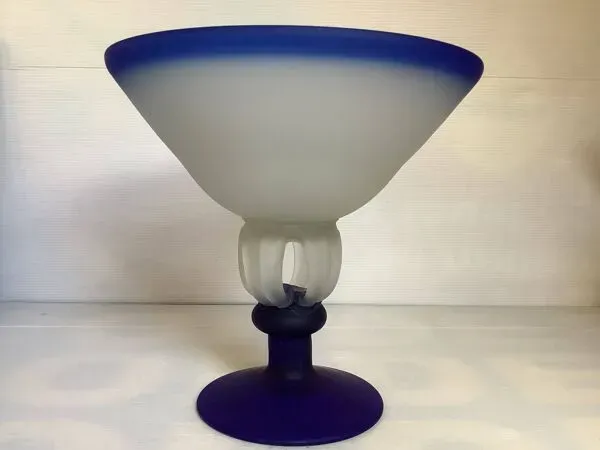 Illustration numéro 4 du produit Coupe à pied verre dépoli style Murano