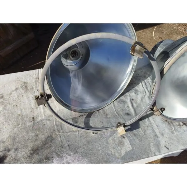 Illustration numéro 4 du produit Paire de suspensions industrielles en aluminium et verre