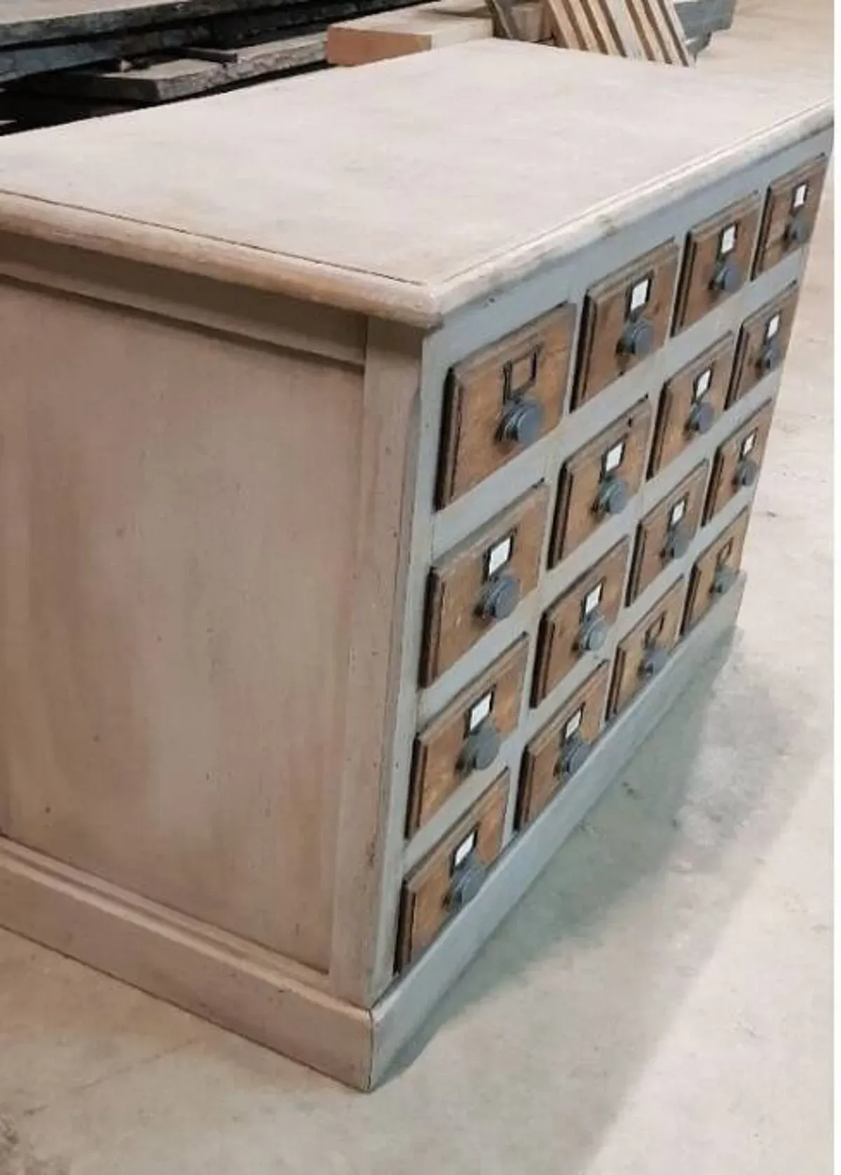 Illustration numéro 4 du produit Meuble de métier 16 tiroirs