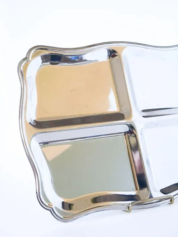 Illustration numéro 4 du produit Plateau rectangulaire à compartiments, 1970 - 42 X 29 cm