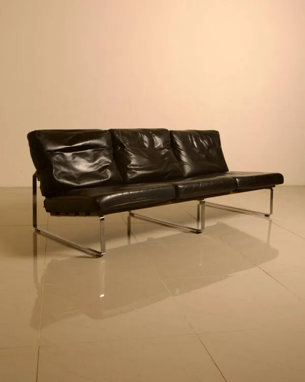 Illustration numéro 4 du produit Banc néerlandais unique en cuir noir et structure en acier et wengé 60's