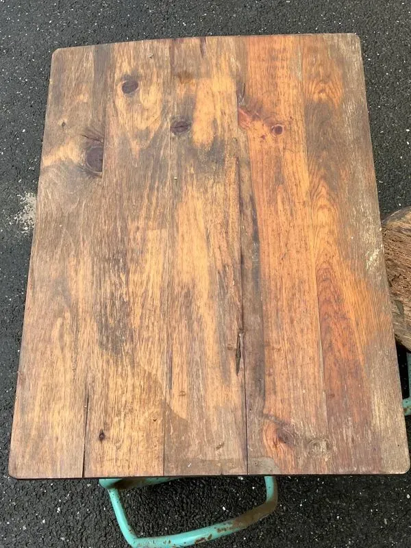 Illustration numéro 4 du produit Ancien bureau d école écolier