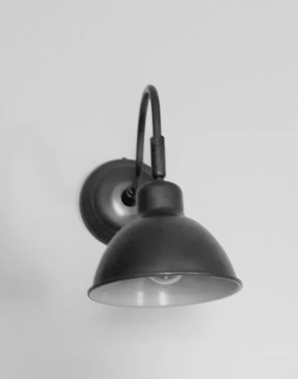 Illustration numéro 4 du produit Applique murale en métal style industrielle