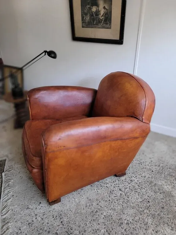 Illustration numéro 4 du produit Fauteuil club en cuir patiné