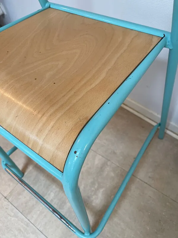 Illustration numéro 4 du produit Tabouret de laboratoire vintage années 80