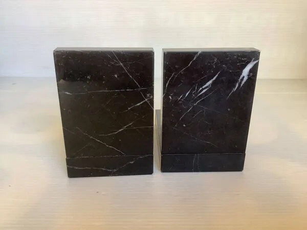 Illustration numéro 4 du produit Paire de serre livres en marbre et onyx art déco