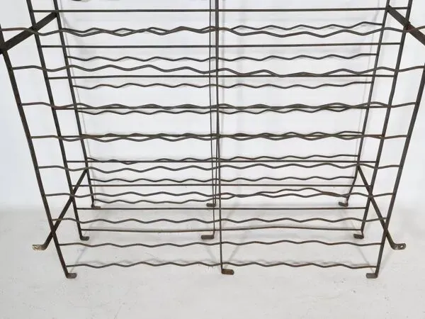 Illustration numéro 4 du produit Grand casier à vin vintage en métal, 1960s