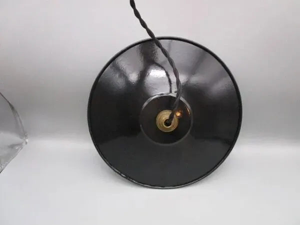 Illustration numéro 4 du produit Suspension ancienne en tole émaillée