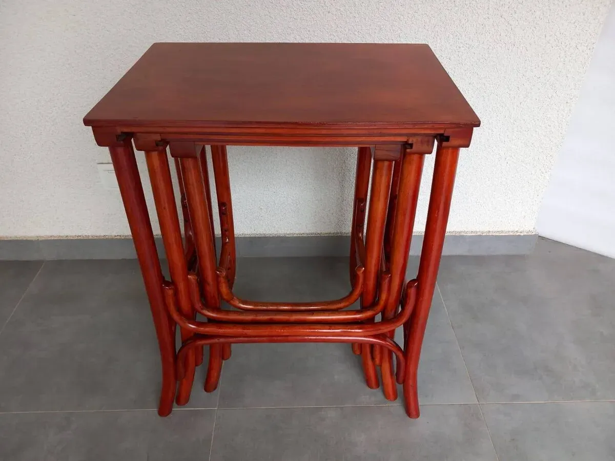 Illustration numéro 4 du produit Ensemble de trois tables Pologne Cracovie années 1930