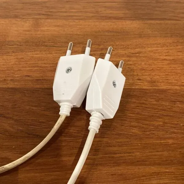 Illustration numéro 4 du produit Paire de grandes lampes industrielles modulables 1950.