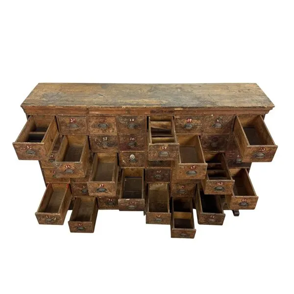 Illustration numéro 4 du produit Grand meuble ancien à tiroirs – Cabinet industriel à 48 tiroirs