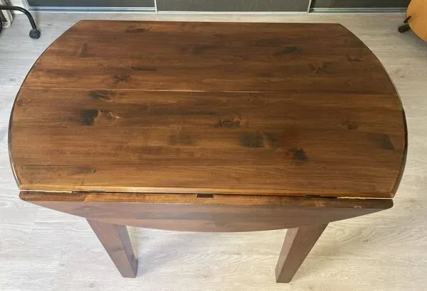 Illustration numéro 4 du produit Table à manger ovale extensible