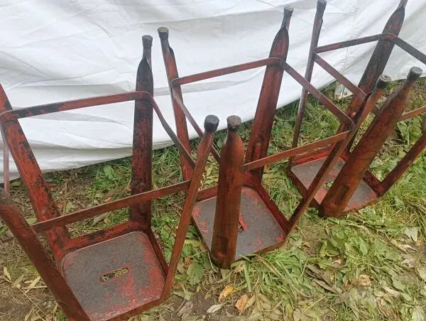 Illustration numéro 4 du produit Mange debout, tabourets Tolix