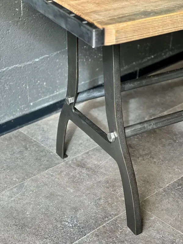Illustration numéro 4 du produit Table industrielle pieds fonte