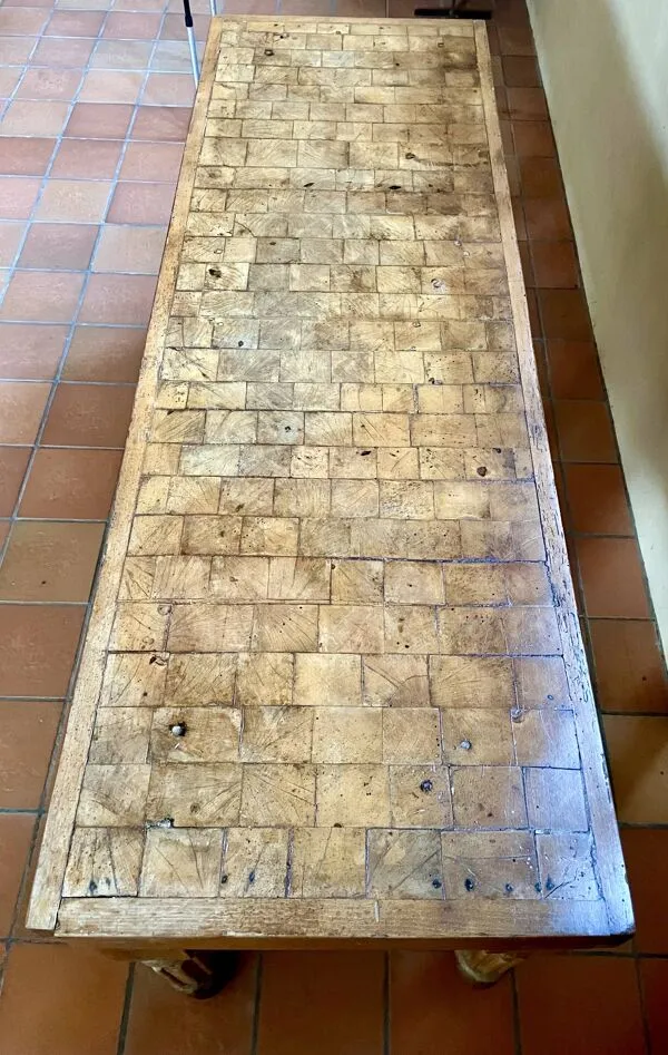 Illustration numéro 4 du produit Billot de boucher des années 50.