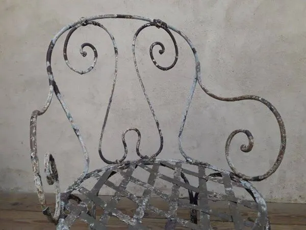 Illustration numéro 4 du produit Fauteuil de jardin XIX° en fer forgé