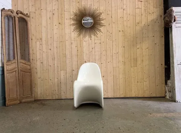 Illustration numéro 4 du produit Chaises Pantone Verner 1 ère édition