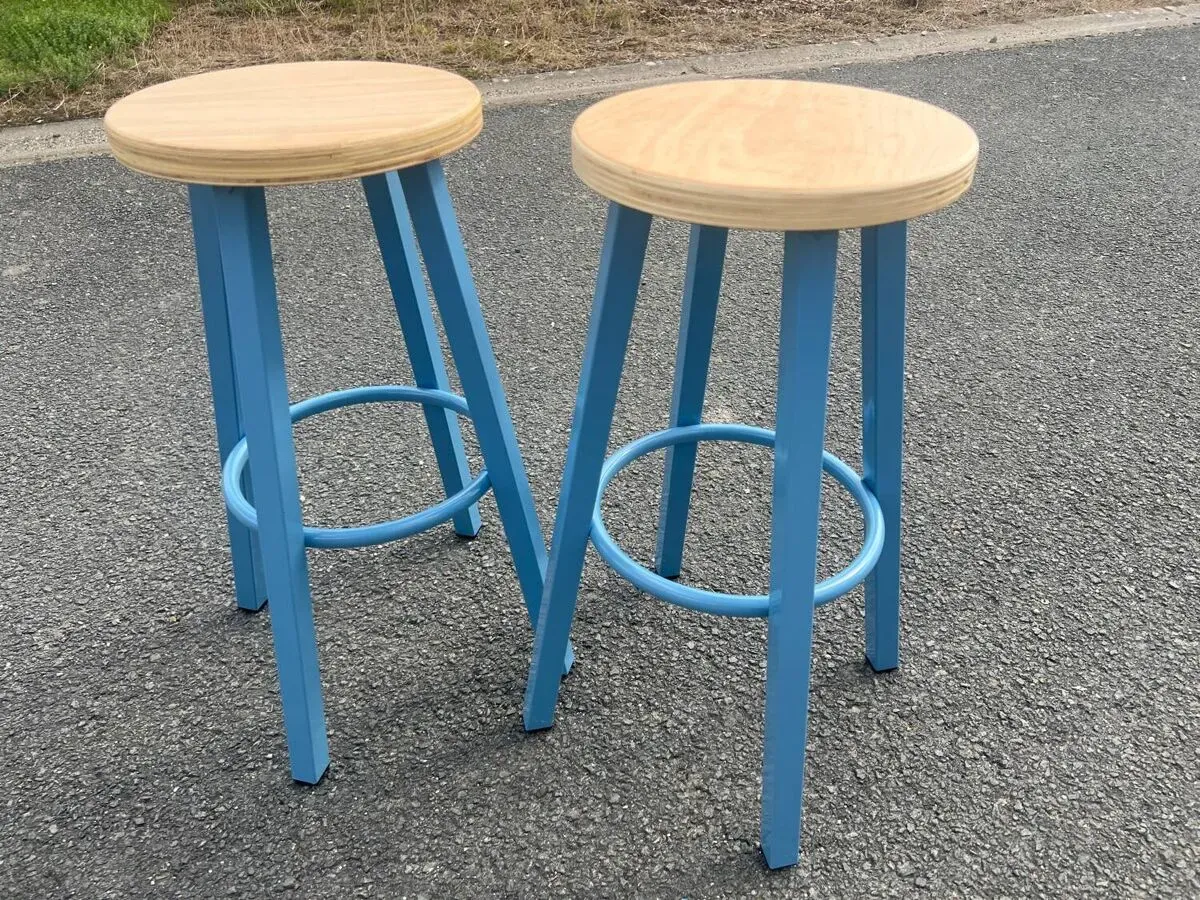 Illustration numéro 4 du produit Tabouret de bar