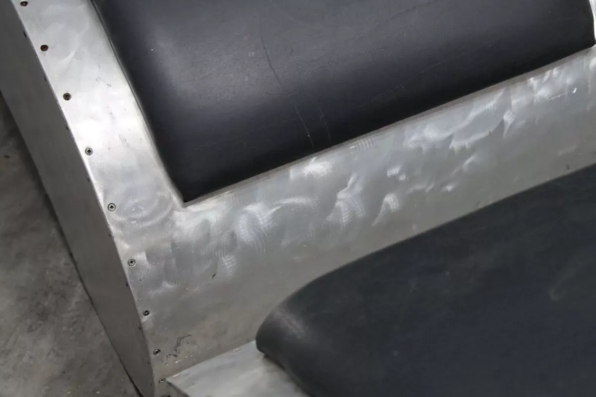 Illustration numéro 4 du produit Chaise de salon en aluminium industriel et en vinyle avec repose-pieds, années 1970