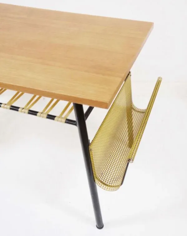 Illustration numéro 4 du produit Bureau bois années 1950