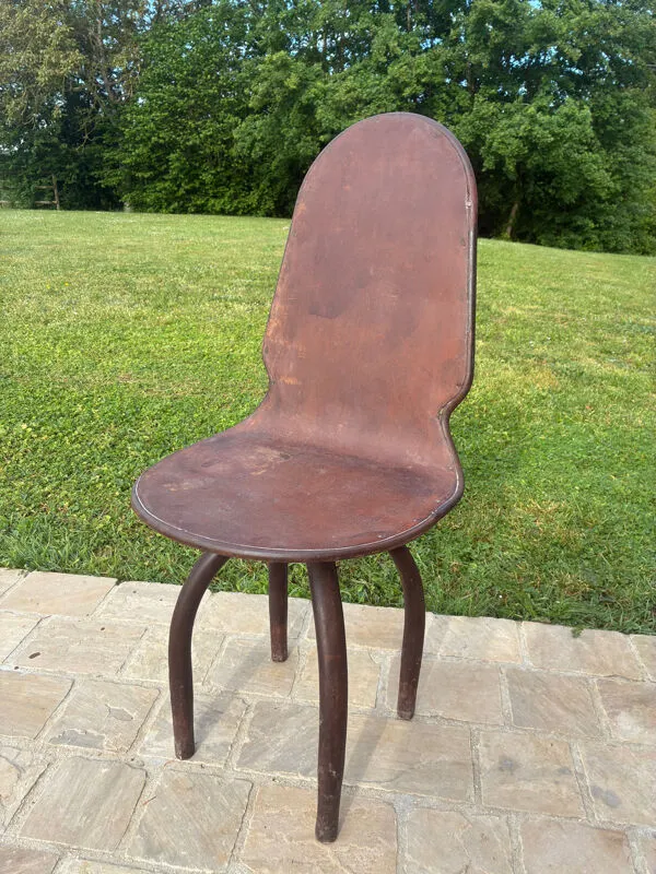 Illustration numéro 4 du produit 4 chaises industrielles vintage