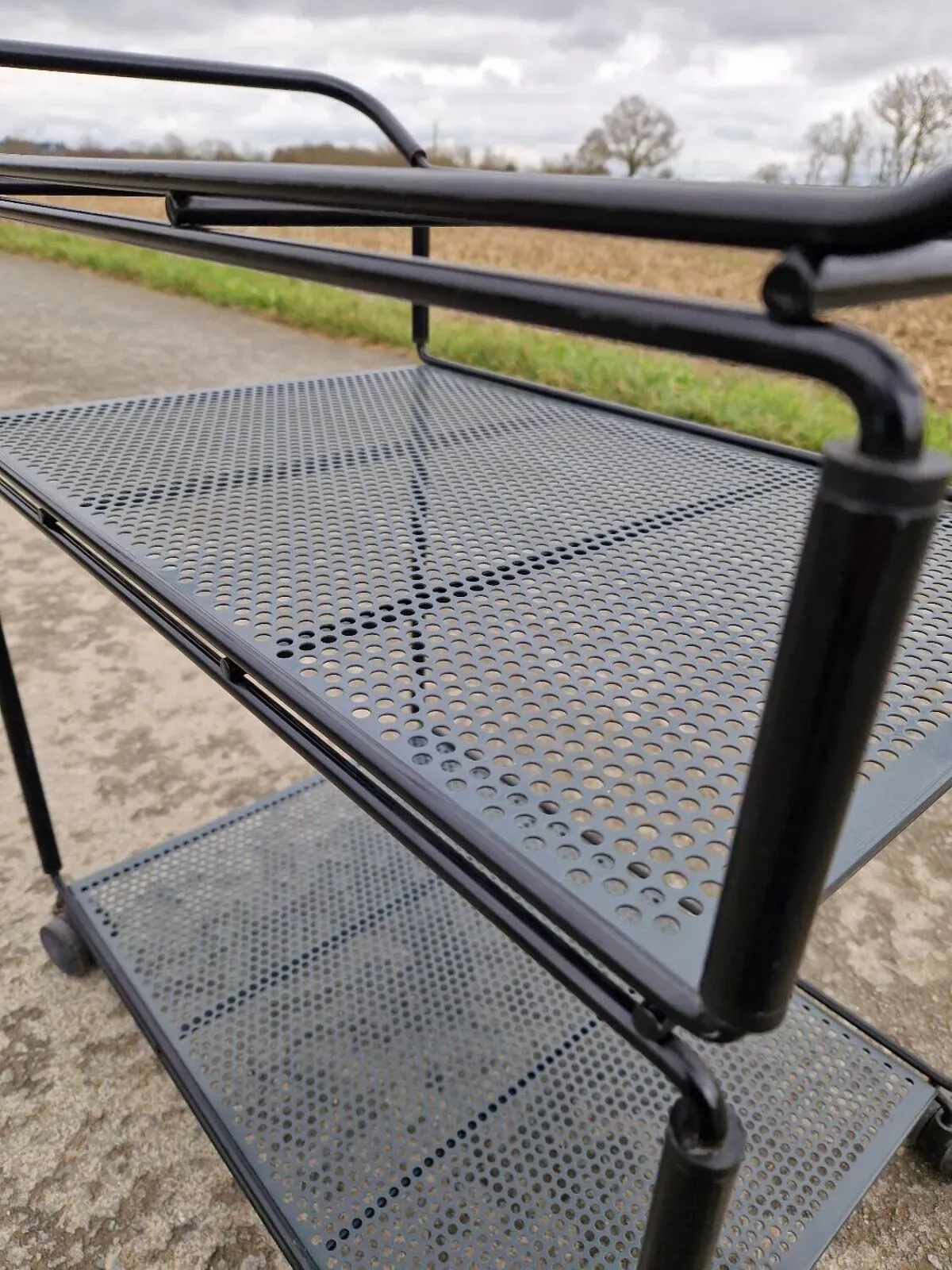 Illustration numéro 4 du produit Desserte trolley Filigrane KRI de Niels Gammelgaard pour IKEA de 1988.