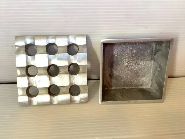 Illustration numéro 4 du produit Cendrier style ultima