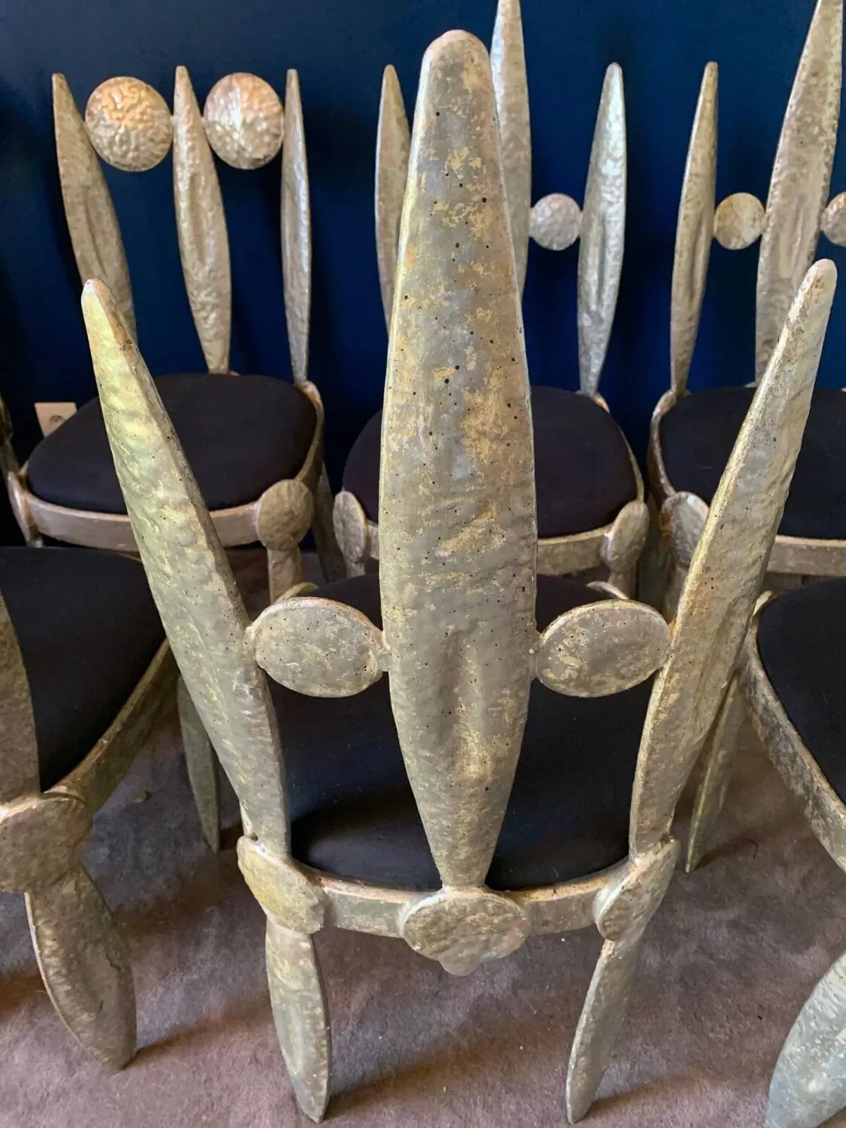 Illustration numéro 4 du produit suite de huit chaises