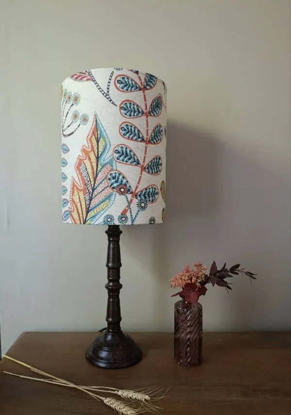 Illustration numéro 4 du produit Lampe de table métal vieilli, abat-jour végétal