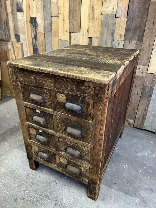 Illustration numéro 4 du produit Meuble de métier en bois ancien chaussure