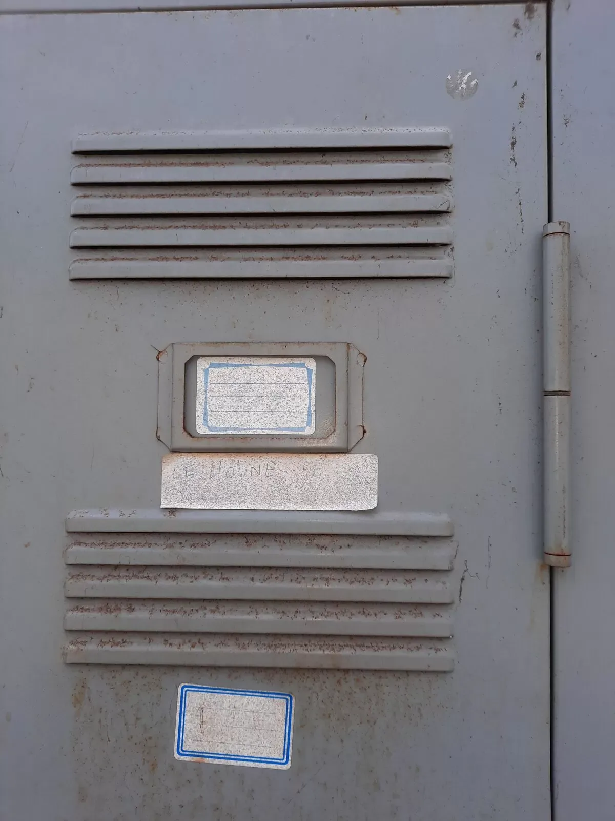 Illustration numéro 4 du produit Armoire vestiaire metallique