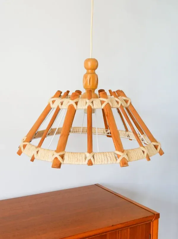 Illustration numéro 4 du produit Suspension scandinave en bois et corde, 1960