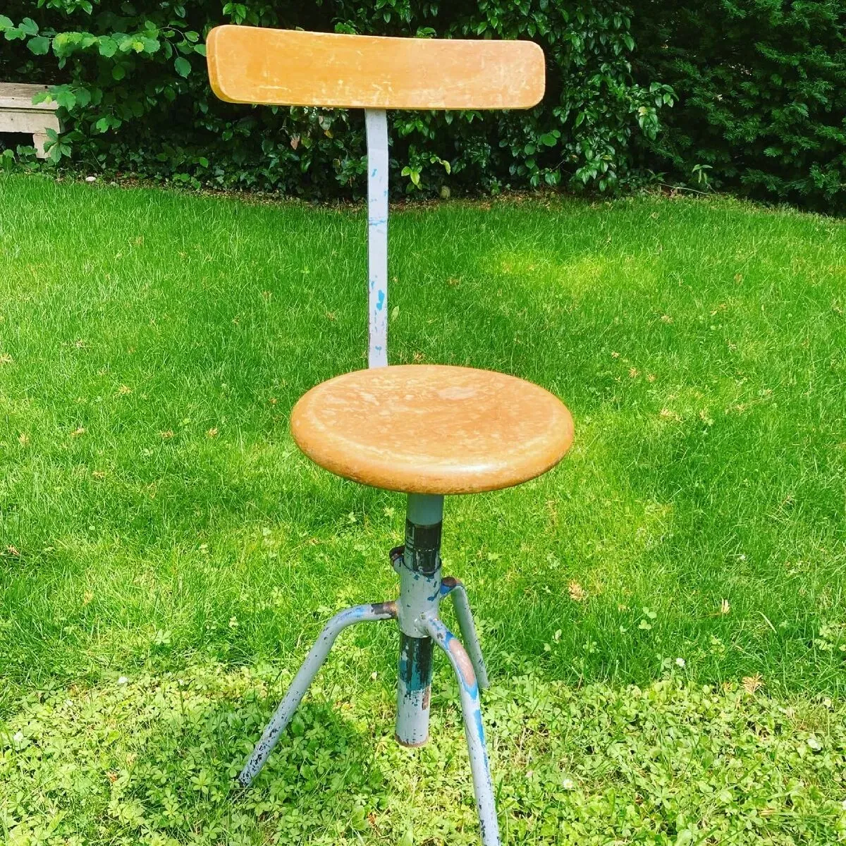 Illustration numéro 4 du produit Chaise atelier