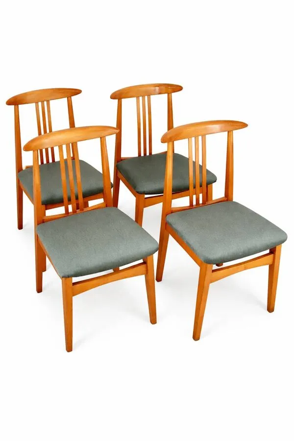 Illustration numéro 4 du produit Ensemble de 4 chaises, M. Zielinski, 200/100 B