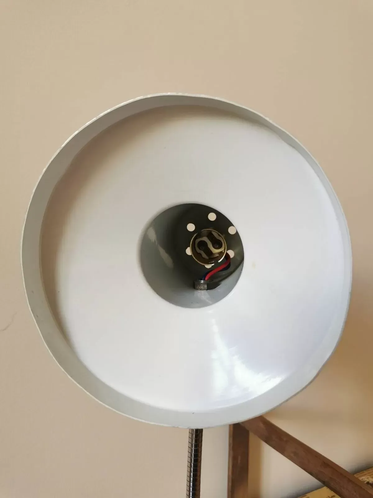 Illustration numéro 4 du produit Lampe de bureau style industriel