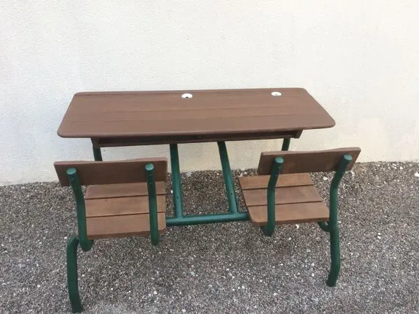 Illustration numéro 4 du produit Bureau d'écolier ancien