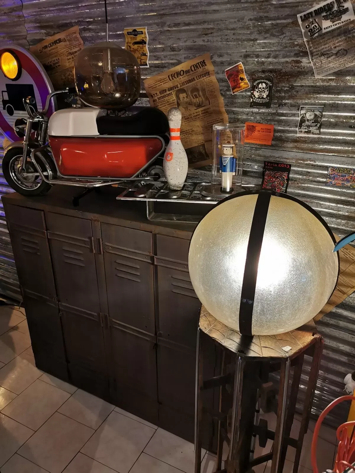 Illustration numéro 4 du produit Lampe