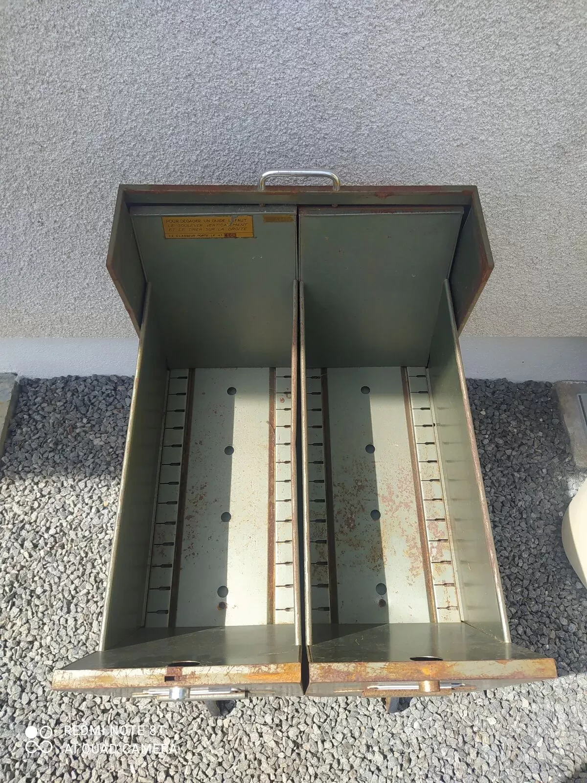 Illustration numéro 4 du produit Meuble classeur, caisson à tiroir industriel vintage