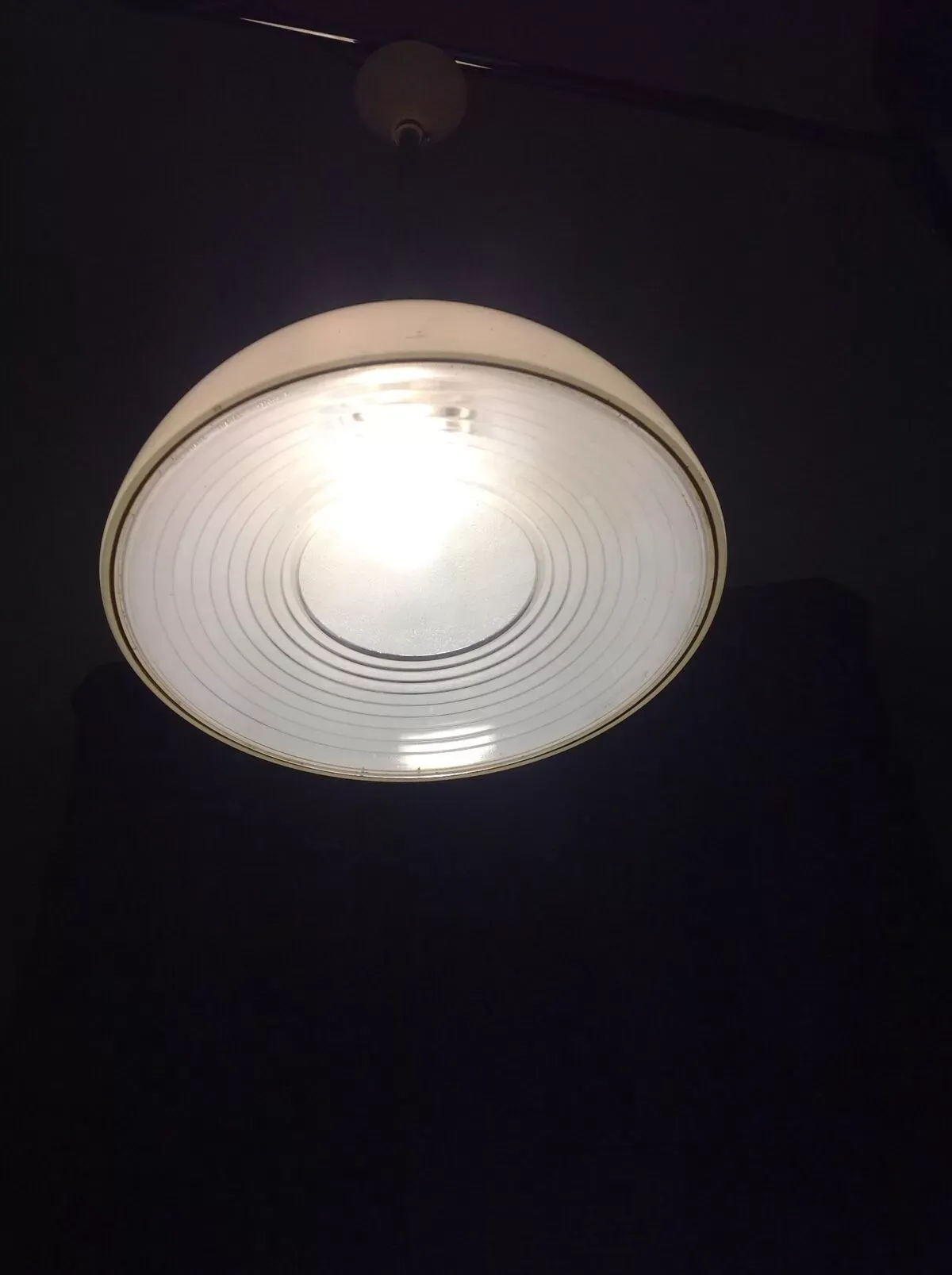 Illustration numéro 4 du produit Lustre industriel holophane