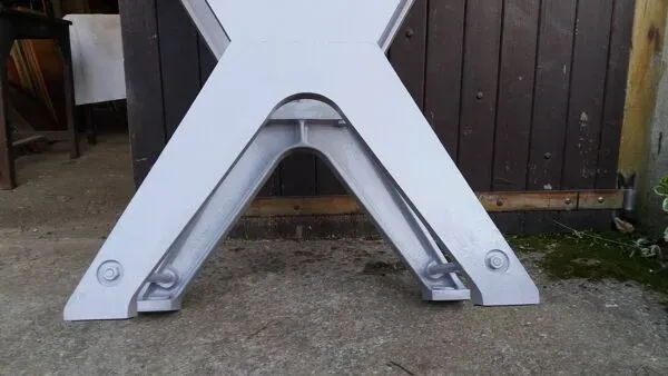 Illustration numéro 4 du produit Table industrielle en fer