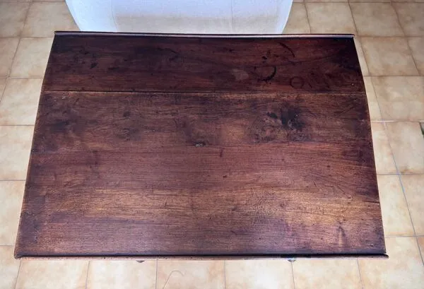 Illustration numéro 4 du produit Table d'appoint, bureau d’écolier