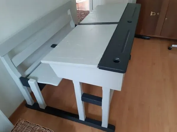 Illustration numéro 4 du produit Bureau pupitre d'école