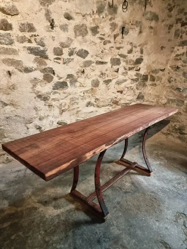 Illustration numéro 4 du produit Table industrielle vintage en fer et bois massif