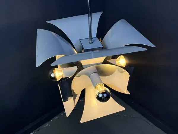 Illustration numéro 4 du produit Lustre italien de l'ère spatiale, années 1960